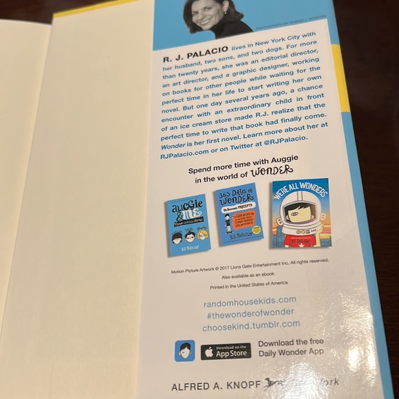 “Wonder” by RJ Palacio (Hardback) - Picture 4 of 4